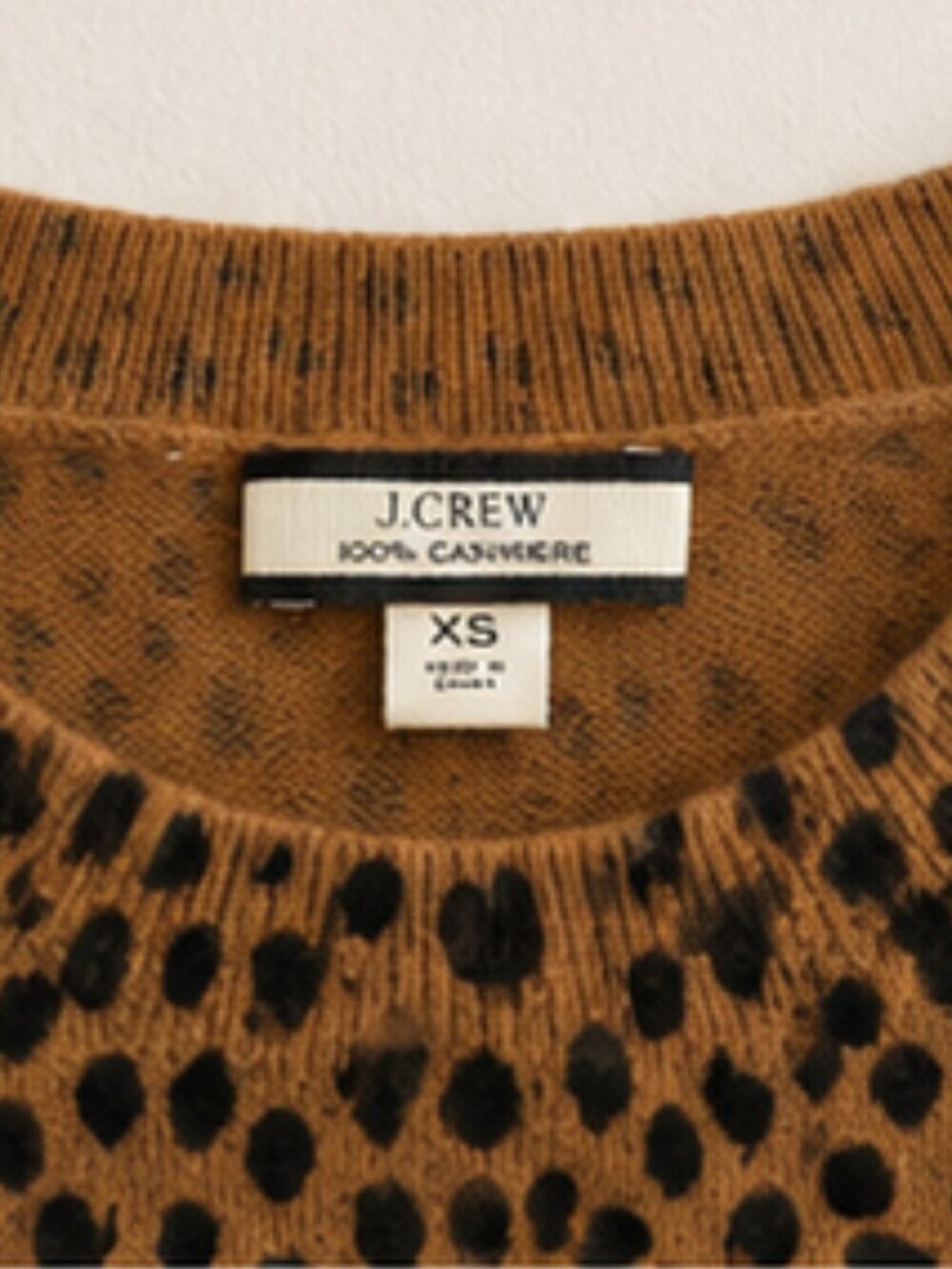J.Crew 100% Cashmere Leopard Print Sweater XS Camel Black Lightweight Luxury - Picture 3 of 9